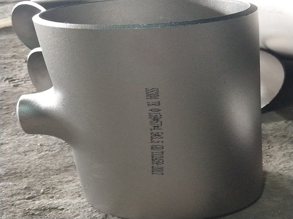 三通不鏽鋼管件液壓機膨脹生產工藝